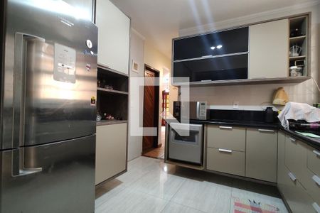 Casa de condomínio para alugar com 187m², 4 quartos e 1 vagaCozinha 