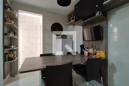 Casa de condomínio para alugar com 187m², 4 quartos e 1 vagaCozinha 