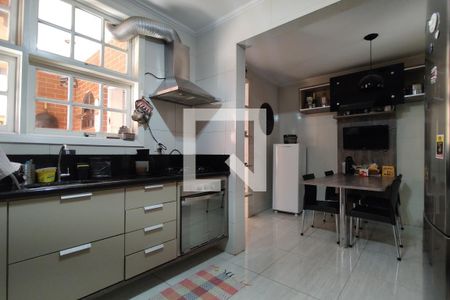 Casa de condomínio para alugar com 187m², 4 quartos e 1 vagaCozinha 