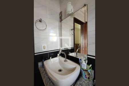 Casa de condomínio para alugar com 187m², 4 quartos e 1 vagaBanheiro Social 2