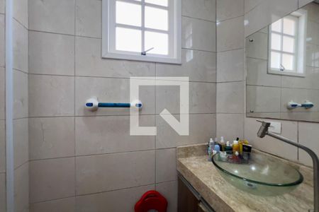 Casa à venda com 137m², 2 quartos e 2 vagasBanheiro Quarto 1