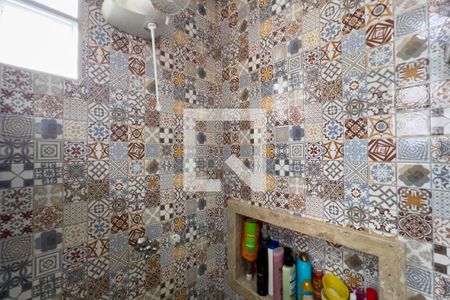 Casa à venda com 137m², 2 quartos e 2 vagasBanheiro Quarto 1