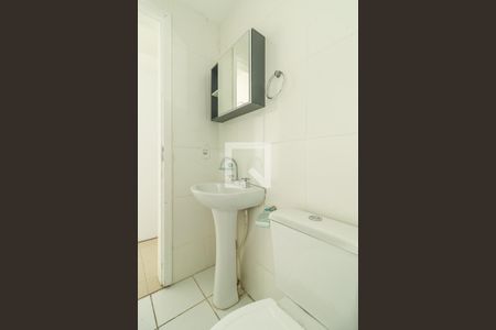 Banheiro da Suíte de apartamento à venda com 2 quartos, 51m² em Passo D’areia, Porto Alegre