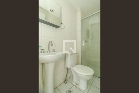 Banheiro da Suíte de apartamento à venda com 2 quartos, 51m² em Passo D’areia, Porto Alegre