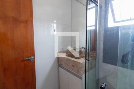 Banheiro de apartamento à venda com 2 quartos, 65m² em Vila Granada, São Paulo