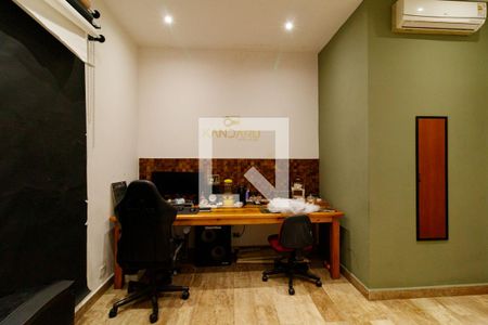 Casa à venda com 300m², 3 quartos e 3 vagasQuarto de Serviço