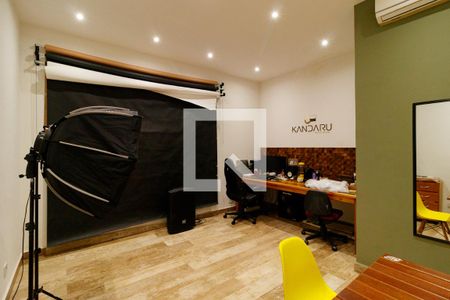 Casa à venda com 300m², 3 quartos e 3 vagasQuarto de Serviço