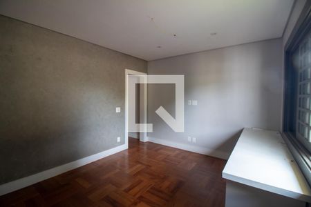 Casa à venda com 450m², 5 quartos e 3 vagasSuíte 3