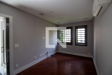 Casa à venda com 450m², 5 quartos e 3 vagasSala de TV