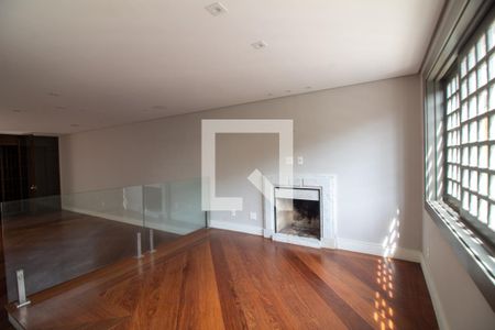 Sala da Lareira de casa para alugar com 5 quartos, 450m² em Chácara Monte Alegre, São Paulo