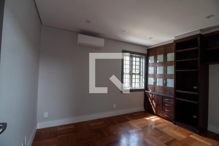 Casa à venda com 450m², 5 quartos e 3 vagasEscritório