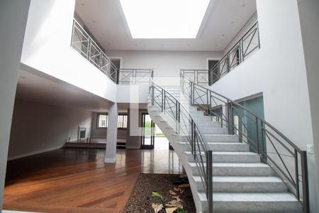 Sala de casa para alugar com 5 quartos, 450m² em Chácara Monte Alegre, São Paulo