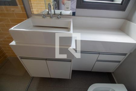 Casa à venda com 450m², 5 quartos e 3 vagasBanheiro da Suíte 1