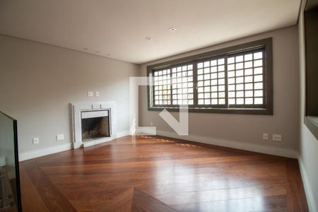 Sala da Lareira de casa para alugar com 5 quartos, 450m² em Chácara Monte Alegre, São Paulo