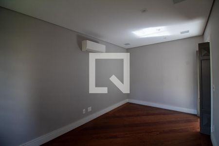 Casa à venda com 450m², 5 quartos e 3 vagasSala de TV