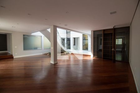 Sala de casa para alugar com 5 quartos, 450m² em Chácara Monte Alegre, São Paulo