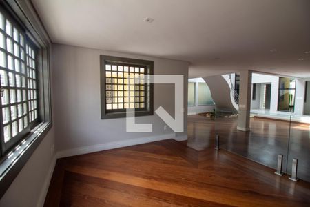 Sala da Lareira de casa para alugar com 5 quartos, 450m² em Chácara Monte Alegre, São Paulo