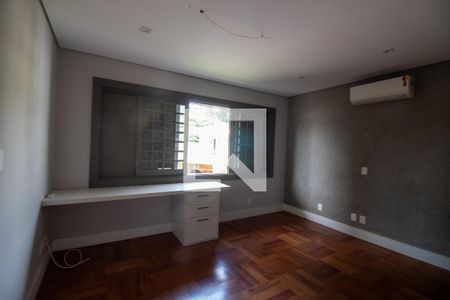 Casa à venda com 450m², 5 quartos e 3 vagasSuíte 3