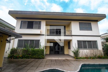 Casa à venda com 450m², 5 quartos e 3 vagasFachada