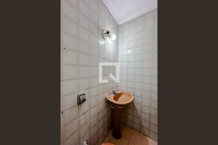 Casa à venda com 56m², 3 quartos e 1 vagaBanheiro 2