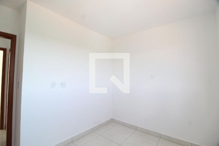 Quarto 1 de apartamento para alugar com 2 quartos, 45m² em Shopping Park, Uberlândia