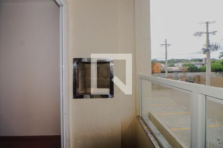 Sala - Varanda de apartamento para alugar com 2 quartos, 47m² em Costa E Silva, Porto Alegre