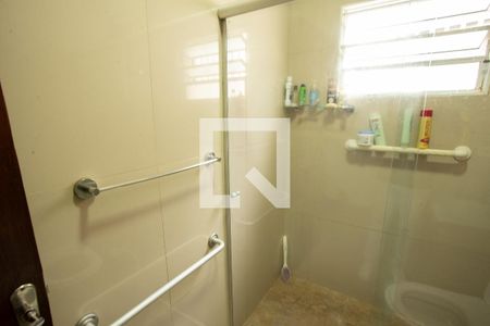 Casa à venda com 250m², 3 quartos e 2 vagasBANHEIRO