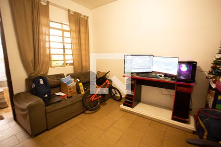 SALA de casa à venda com 3 quartos, 250m² em Chora Menino, São Paulo