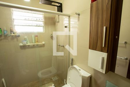 Casa à venda com 250m², 3 quartos e 2 vagasBANHEIRO