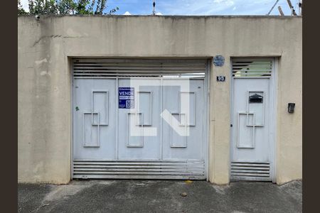 Casa à venda com 190m², 3 quartos e 2 vagasFachada