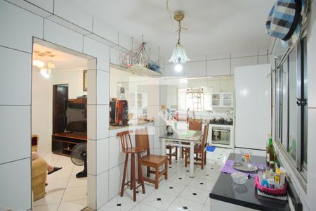 Casa à venda com 200m², 2 quartos e 2 vagasCozinha