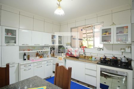 Casa à venda com 200m², 2 quartos e 2 vagasCozinha