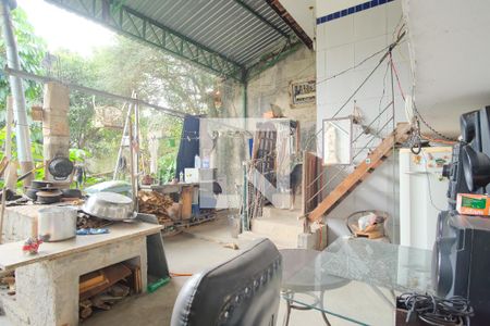 Casa à venda com 200m², 2 quartos e 2 vagasQuintal