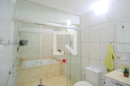 Casa à venda com 200m², 2 quartos e 2 vagasBanheiro da Suíte