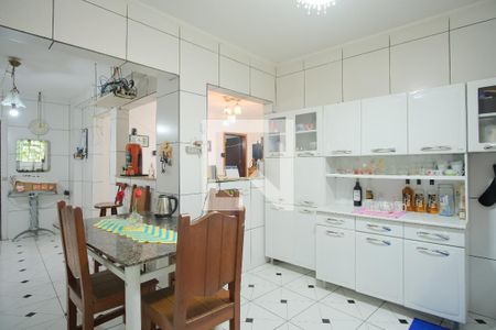 Casa à venda com 200m², 2 quartos e 2 vagasCozinha