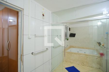 Casa à venda com 200m², 2 quartos e 2 vagasBanheiro da Suíte