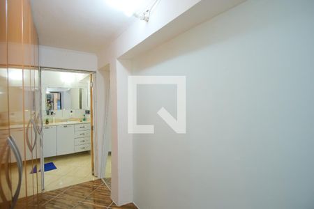 Casa à venda com 200m², 2 quartos e 2 vagasCloset da suíte