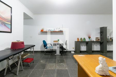 Casa à venda com 350m², 4 quartos e 4 vagas Casa à venda com 350m², 4 quartos e 4 vagasSala 2