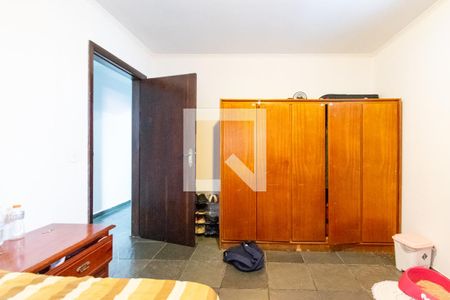 Casa à venda com 350m², 4 quartos e 4 vagas Casa à venda com 350m², 4 quartos e 4 vagasQuarto 2