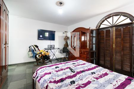 Casa à venda com 350m², 4 quartos e 4 vagas Casa à venda com 350m², 4 quartos e 4 vagasSuíte