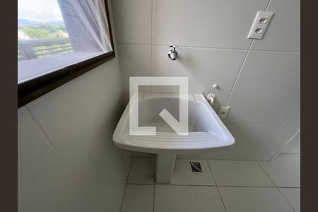 Apartamento à venda com 187m², 4 quartos e 3 vagas Apartamento à venda com 187m², 4 quartos e 3 vagasCozinha e Área de Serviço