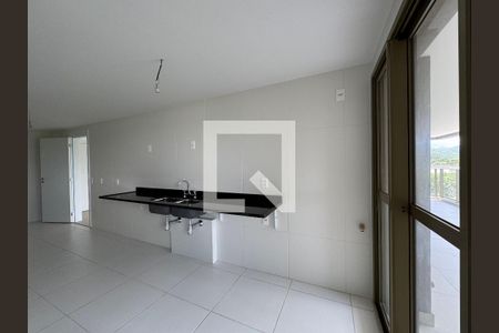 Apartamento à venda com 187m², 4 quartos e 3 vagas Apartamento à venda com 187m², 4 quartos e 3 vagasCozinha e Área de Serviço