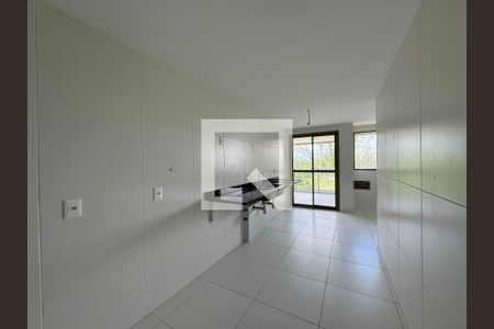 Apartamento à venda com 187m², 4 quartos e 3 vagas Apartamento à venda com 187m², 4 quartos e 3 vagasCozinha e Área de Serviço