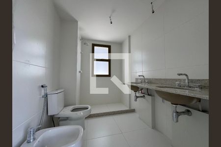 Apartamento à venda com 187m², 4 quartos e 3 vagas Apartamento à venda com 187m², 4 quartos e 3 vagasSuíte 1 - Banheiro