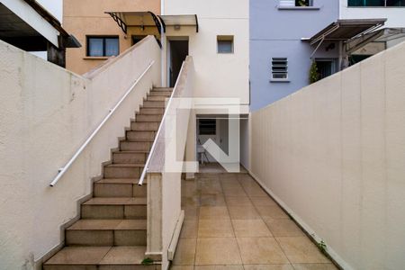 Casa à venda com 78m², 2 quartos e 1 vagaEscada