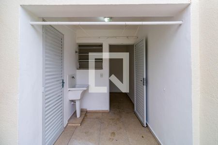 Casa à venda com 78m², 2 quartos e 1 vagaÁrea de serviço