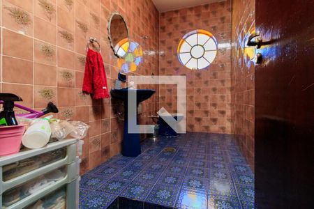 Casa à venda com 300m², 3 quartos e 5 vagasBanheiro 2