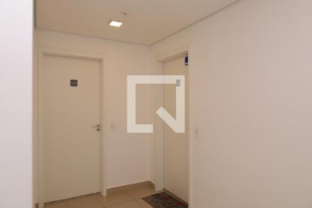 Apartamento para alugar com 38m², 2 quartos e 1 vagaÁrea comum - Saguão do andar