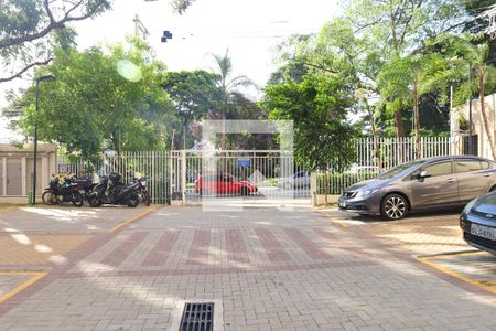 Apartamento para alugar com 38m², 2 quartos e 1 vagaÁrea comum - Portão de entrada de carros