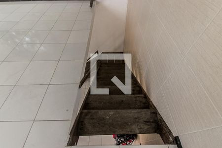 Casa para alugar com 320m², 6 quartos e sem vagaEscadas